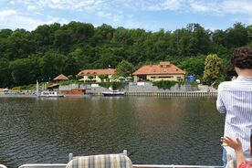 Pohled na Marina Vltava Nelahozeves z reky